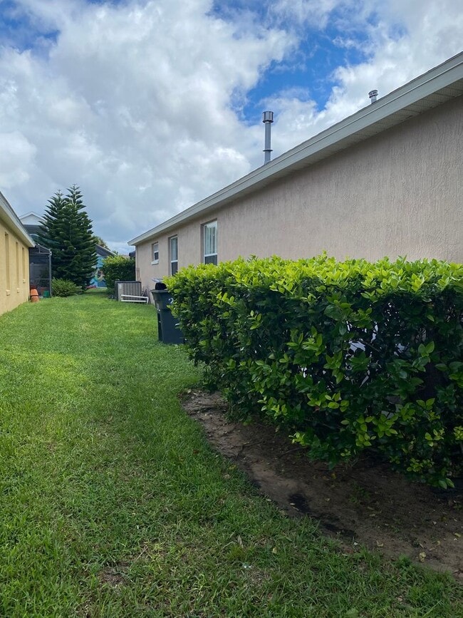 Building Photo - Great 4 Bedroom 3 Bathroom Pool Home in Indian Creek