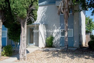 Building Photo - Tracy Rental Available for Move in!!