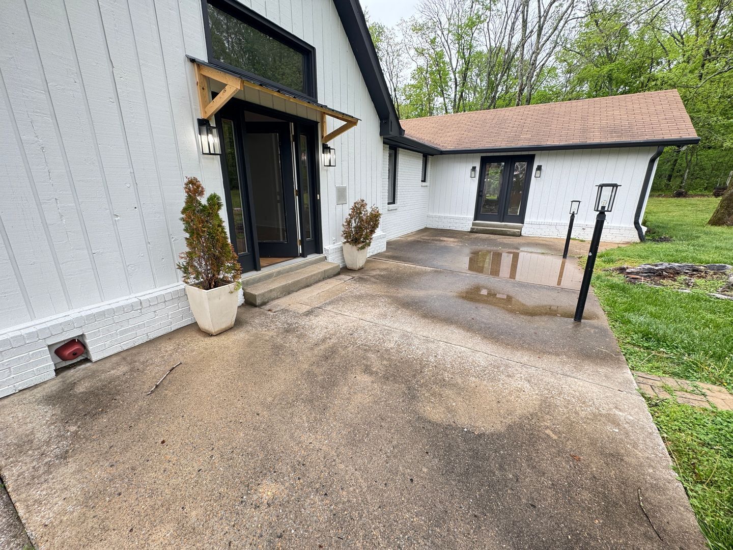 Building Photo - 523 Stonehenge Dr
