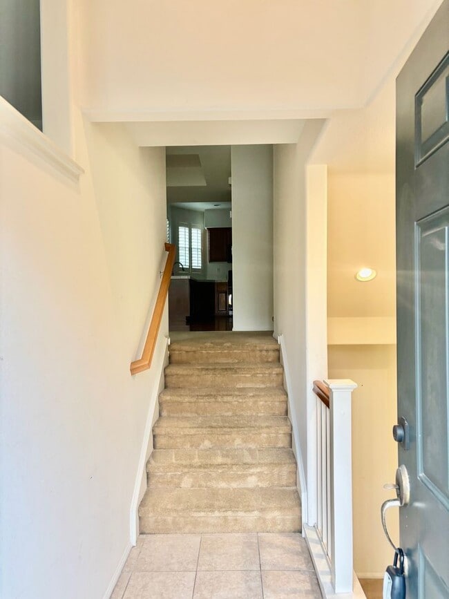 Building Photo - 1965 Oakwood Way