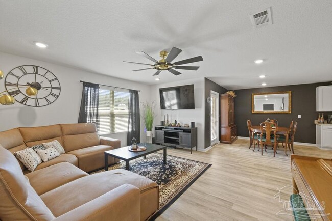 Building Photo - 9336 Tara Cir