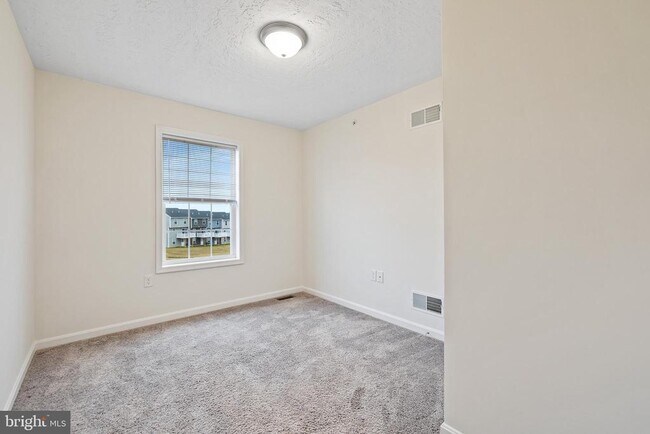 Building Photo - 2814 Pinewood Ln