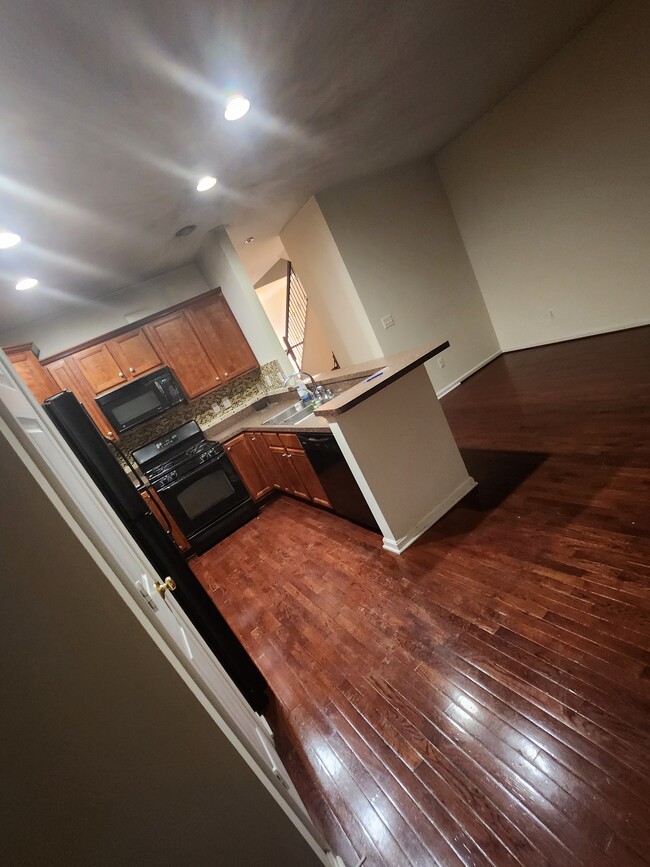 Kitchen - 109 Coral Reef Ct