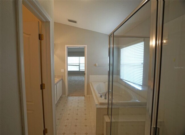 Building Photo - 6807 Guilford Crest Dr