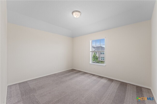 Building Photo - 942 Blue Violet