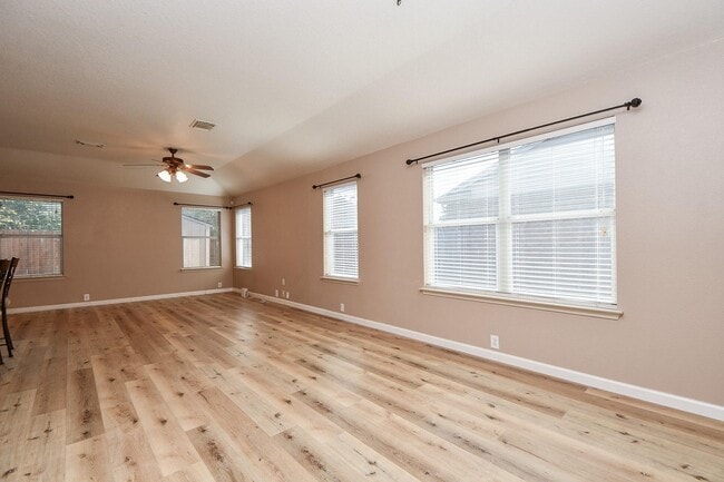 Building Photo - 4818 King Hallow Ln