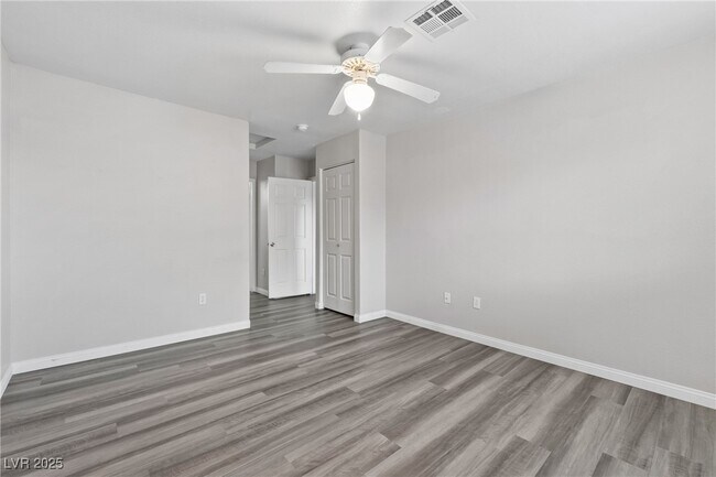 Building Photo - 4730 E Craig Rd