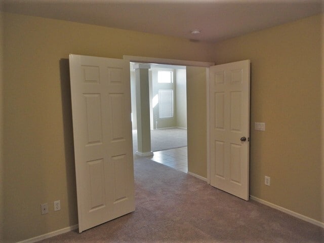 Building Photo - 5361 W Huntington Dr