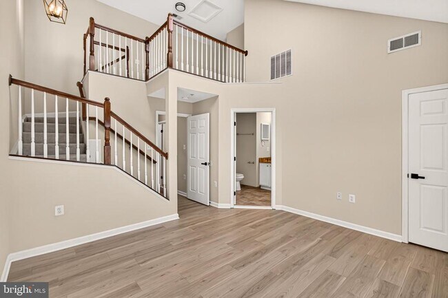 Building Photo - 6126 Madison Crest Ct