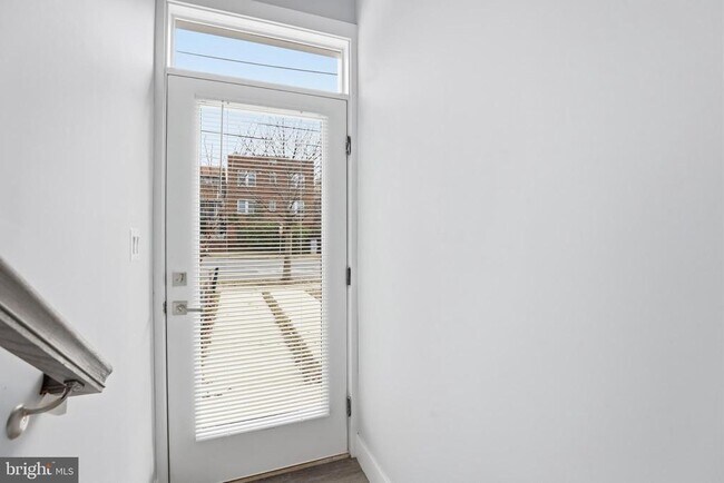 Building Photo - 2602 4th St NE