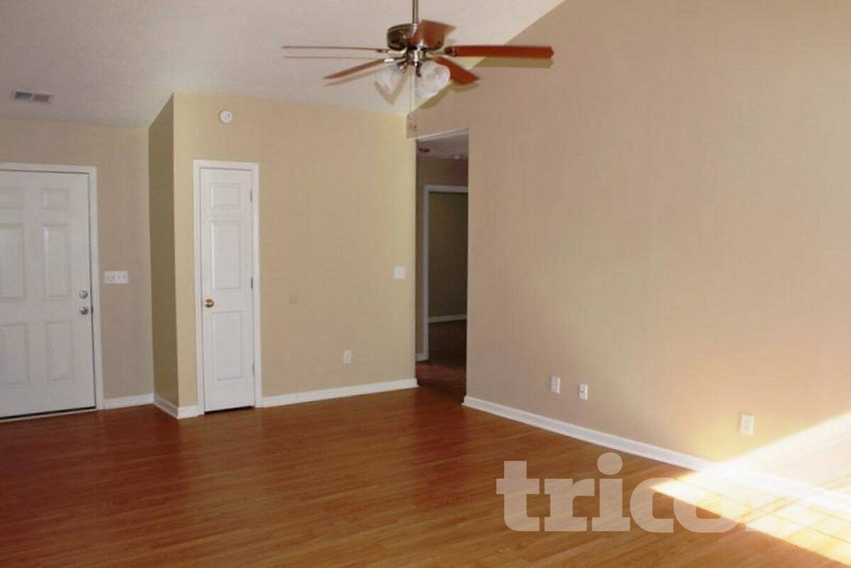 Building Photo - 223 Green Rose Rd