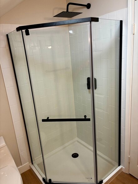 Shower - 649 Crest Dr
