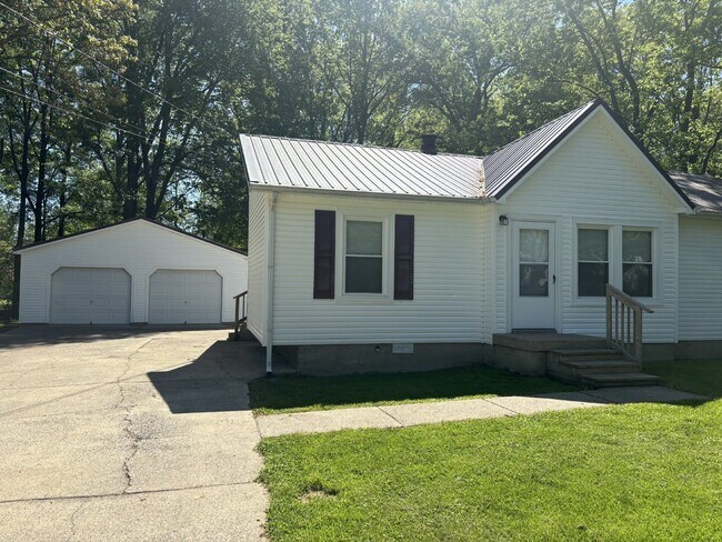Primary Photo - 545 Roselawn Dr