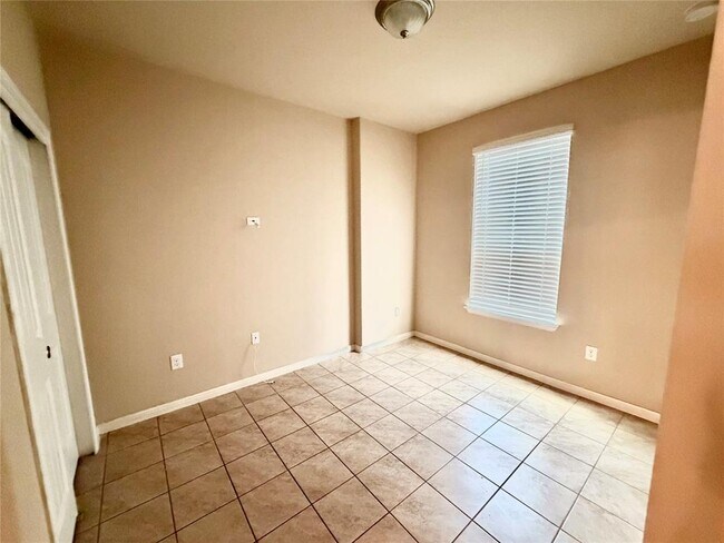 Building Photo - 601 Katmai Cir