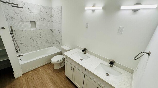Building Photo - 4512 Brinkley St