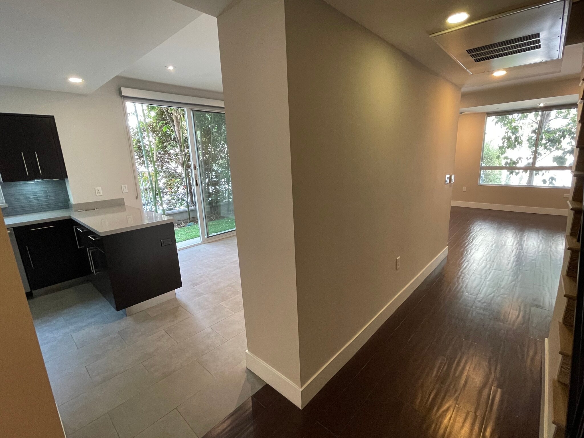 Building Photo - 1666 Greenfield Ave