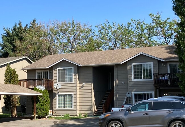 Building Photo - 1202 3rd St