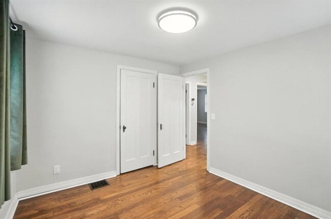 Building Photo - Saint Johns Terrace