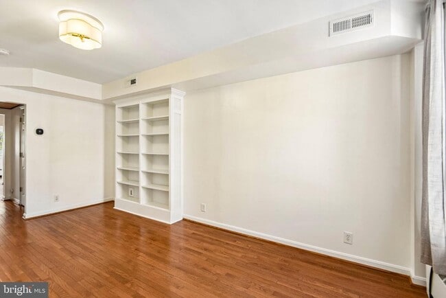 Building Photo - 1425 Decatur St