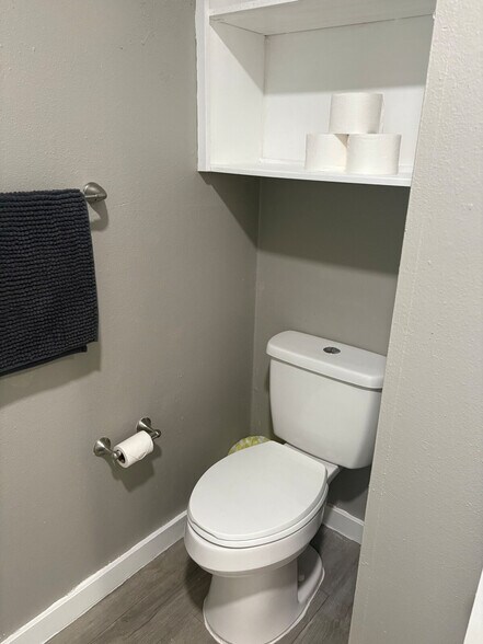 Building Photo - 3104 Stoneway Dr