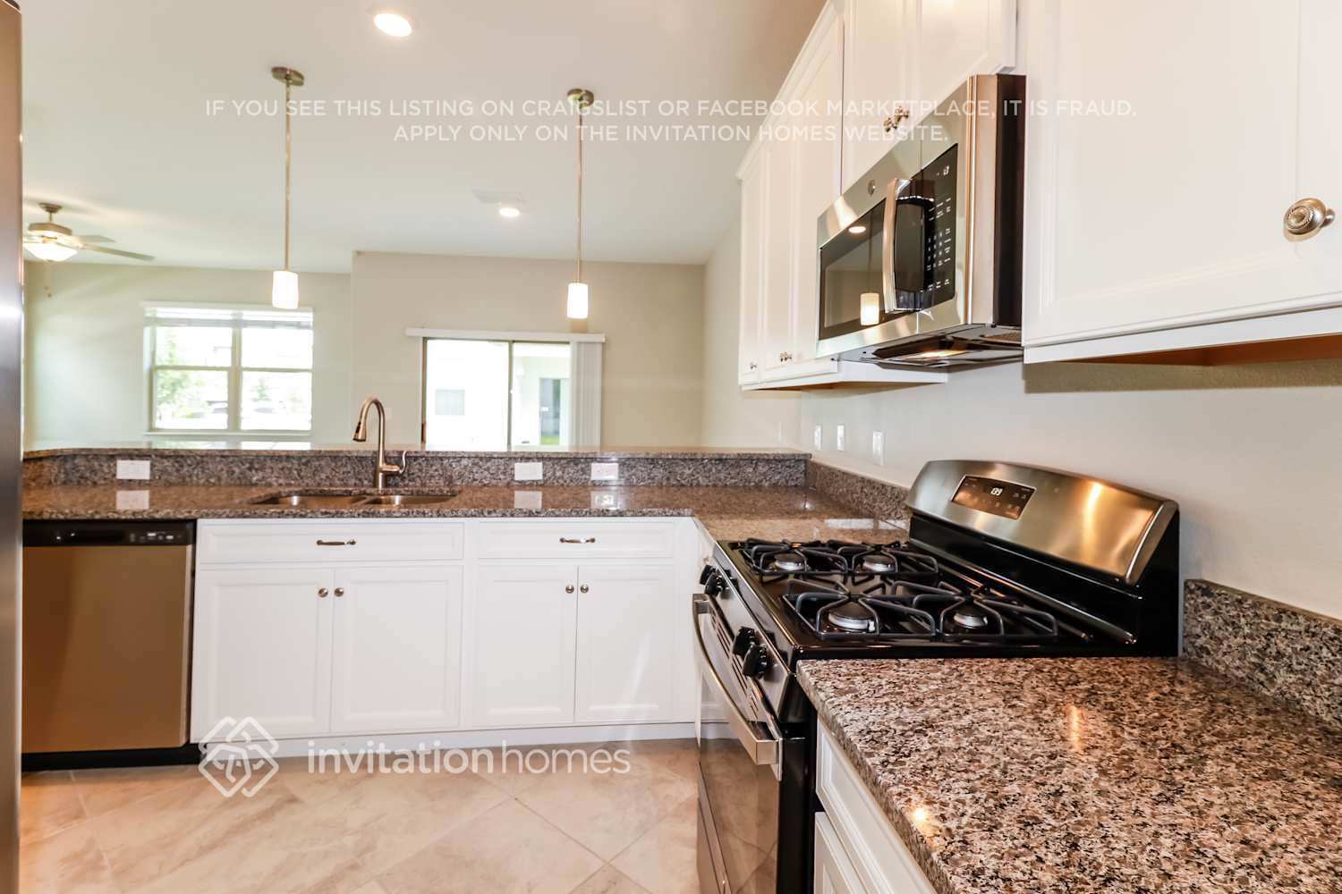 Building Photo - 2918 Coach Manors Way