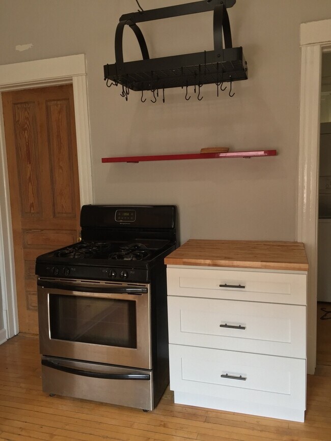 Building Photo - 3448 W Drummond Pl