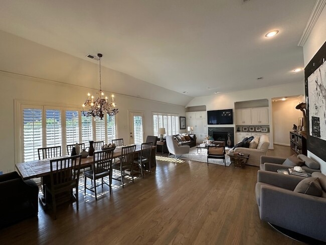 Building Photo - 600 Huntersridge Ct