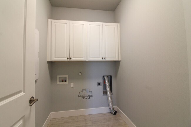Building Photo - 9114 Ruven St