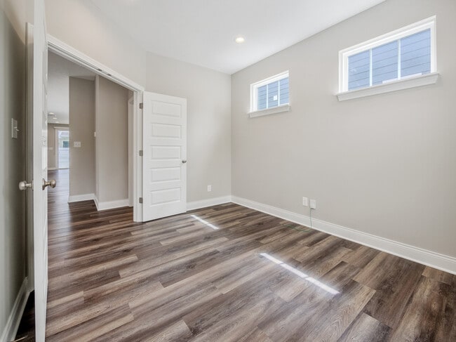 Building Photo - 14275 Larson Dr