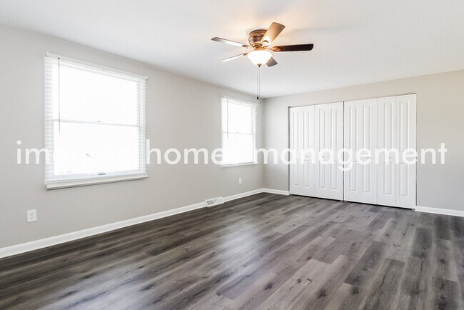Building Photo - Large, Beautiful 4-Bedroom Colonial Home i...