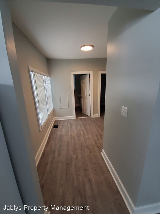 Building Photo - 3 br, 1 bath House - 902 Park Ave