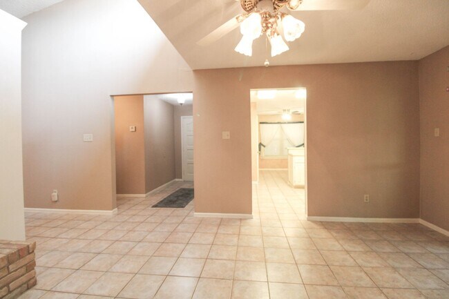 Building Photo - 10323 Quail Meadow St