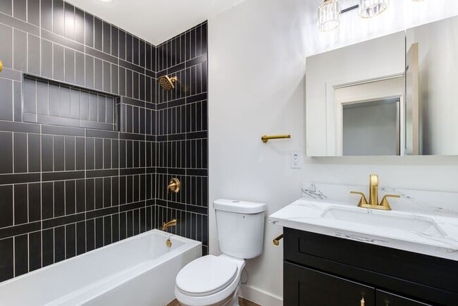 Building Photo - new remolded 3 bredroom 2 bathroom