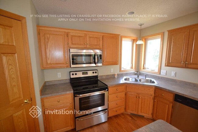 Building Photo - 10312 Kalen Ln NE