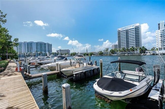 Building Photo - 7928 East Dr