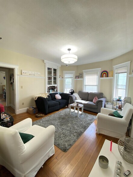 Primary Photo - 266 Harvard St