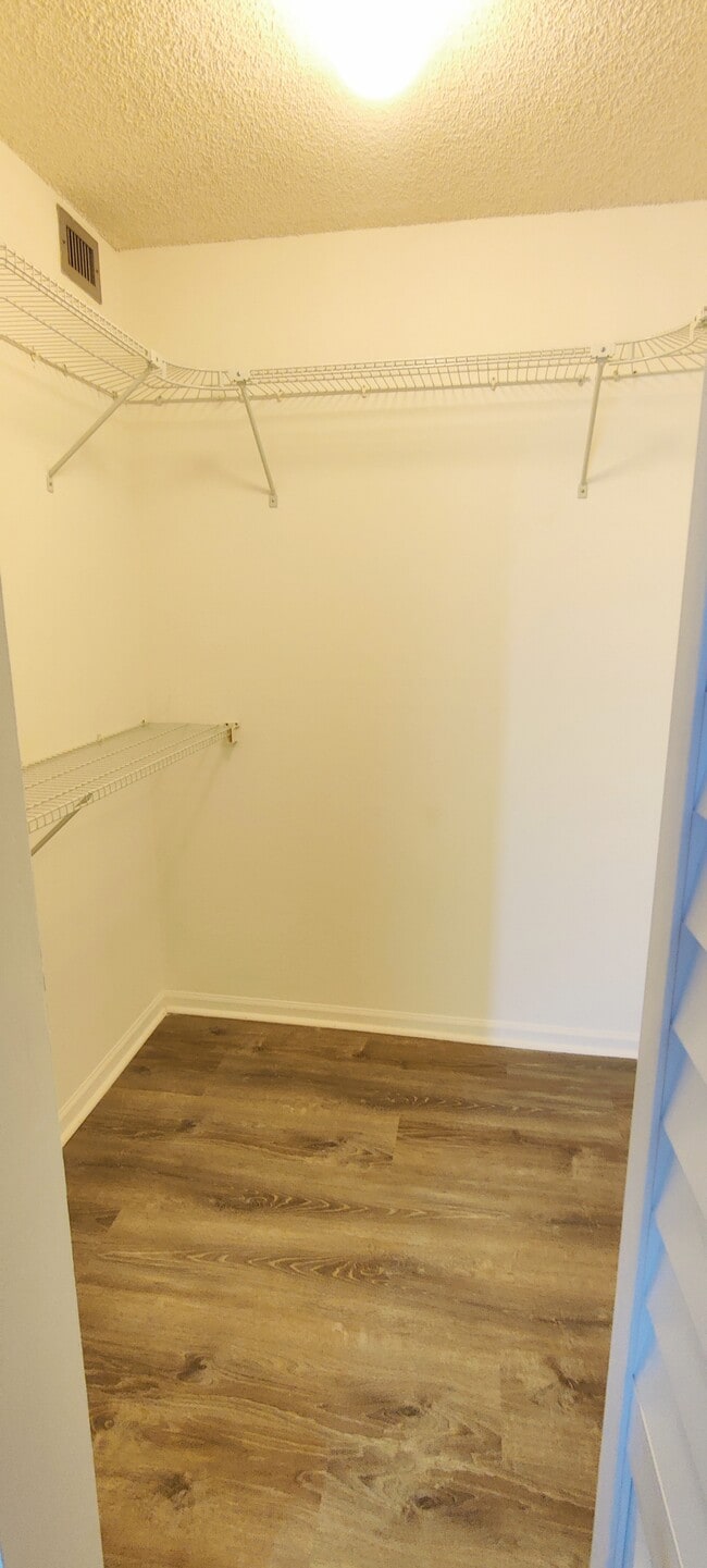 Master Walking Closet - 1850 Homewood Blvd