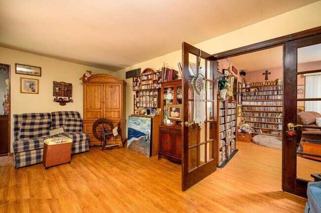 Building Photo - Fully Renovated 3-Bed, 2-Bath Ranch with Garage and Large Yard in Manchester