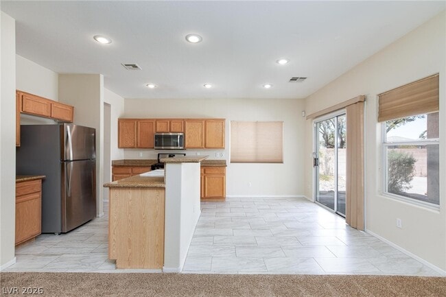 Building Photo - 2598 Highland Cliff Dr