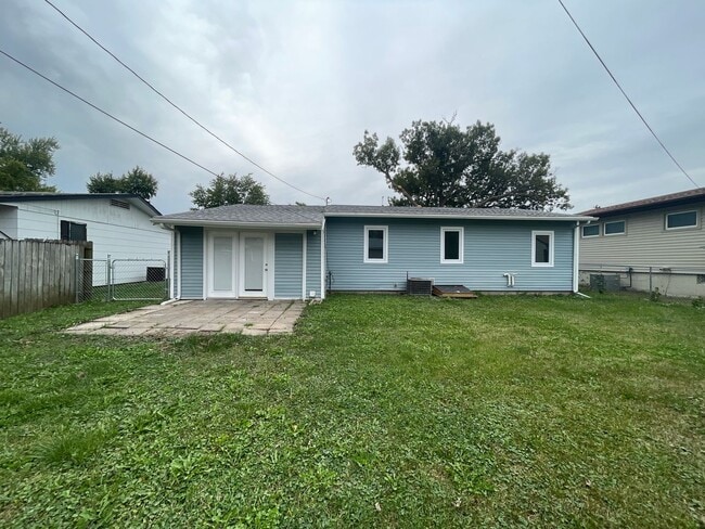 Building Photo - 3 Bedroom Fully Remodeled Marshalltown