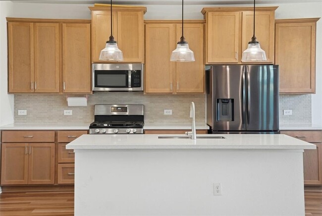 Building Photo - 13606 Long Is Dr