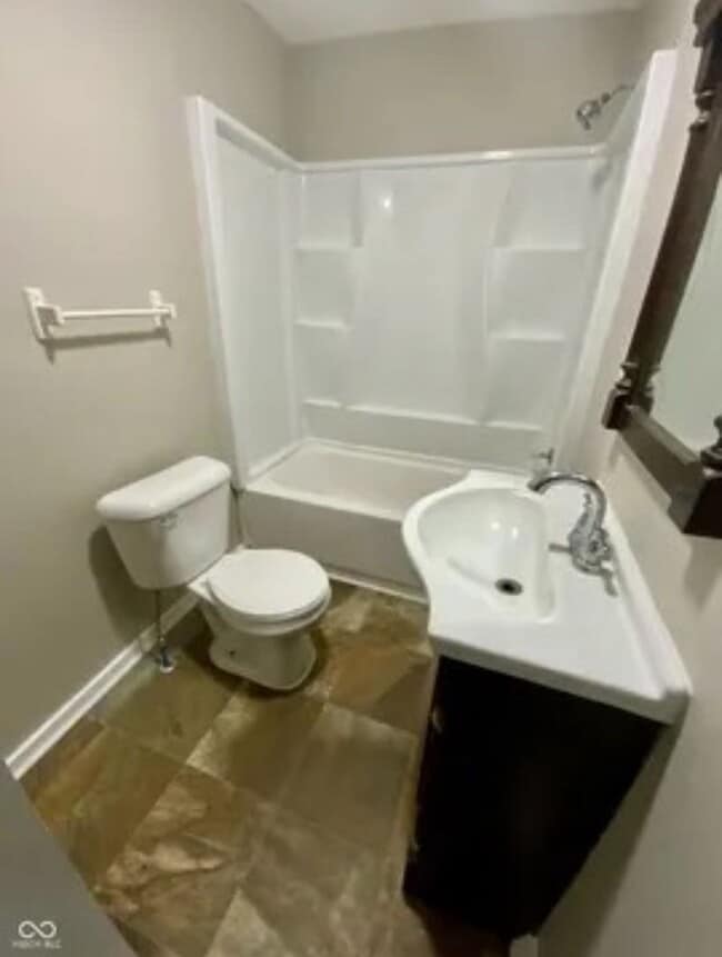 Building Photo - One Level, 3 bedroom