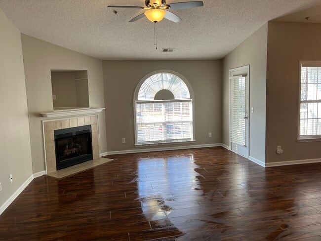 Building Photo - 3708 Cotswold Terrace