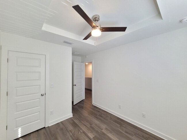 Building Photo - Tyndall Station