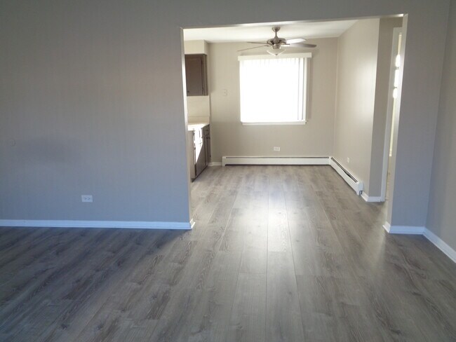 Building Photo - 8701 S 81st Ct