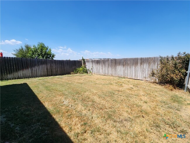 Building Photo - 1115 Creekside Orchard