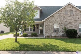 Building Photo - 212 Applewood Ln