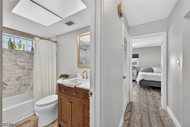 Building Photo - 27256 San Marino Dr
