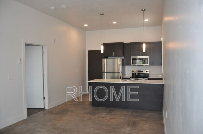 Building Photo - 965 S 200 W