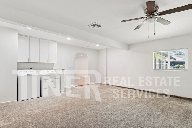 Building Photo - 2815 Erin Dr